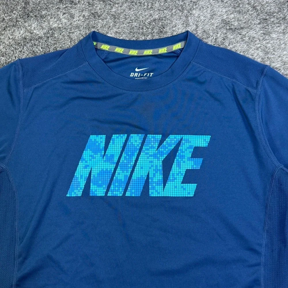 Nike Dri-FiT Boys XL Blue Graphic‎ T-Shirt Performance Mesh Training Top